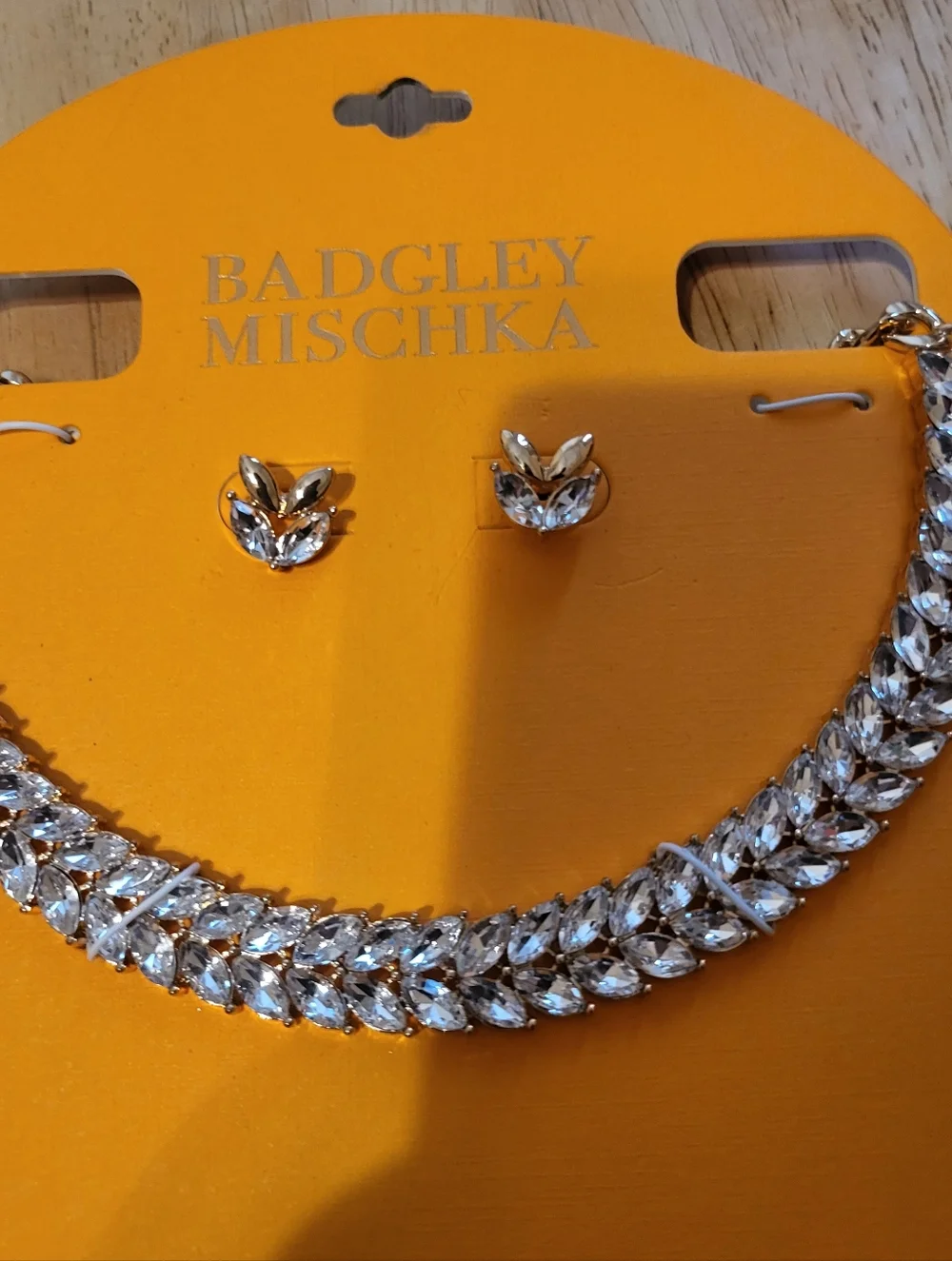 Badgley Mischka Crystal Choker Necklace with Matching Studs NWT - Picture 3 of 5